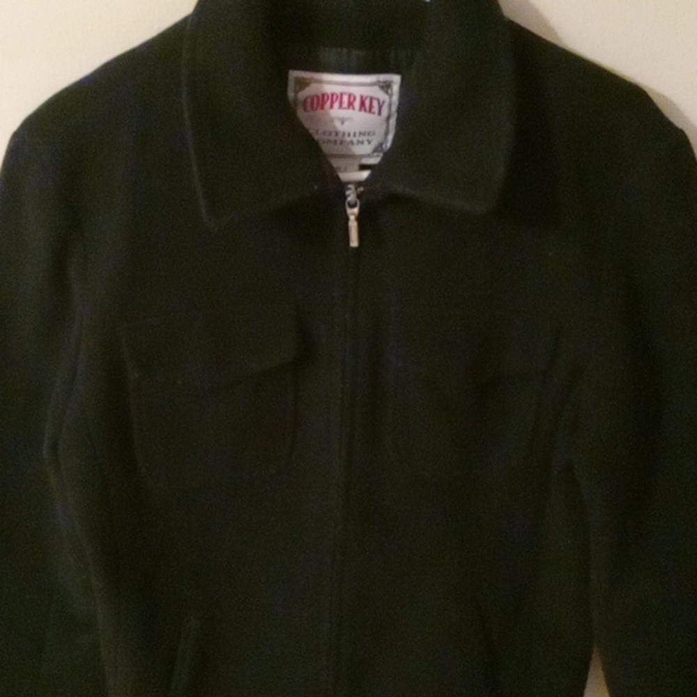 Beautiful Jacket!!Stay Warm Just in time for the cold weather.
